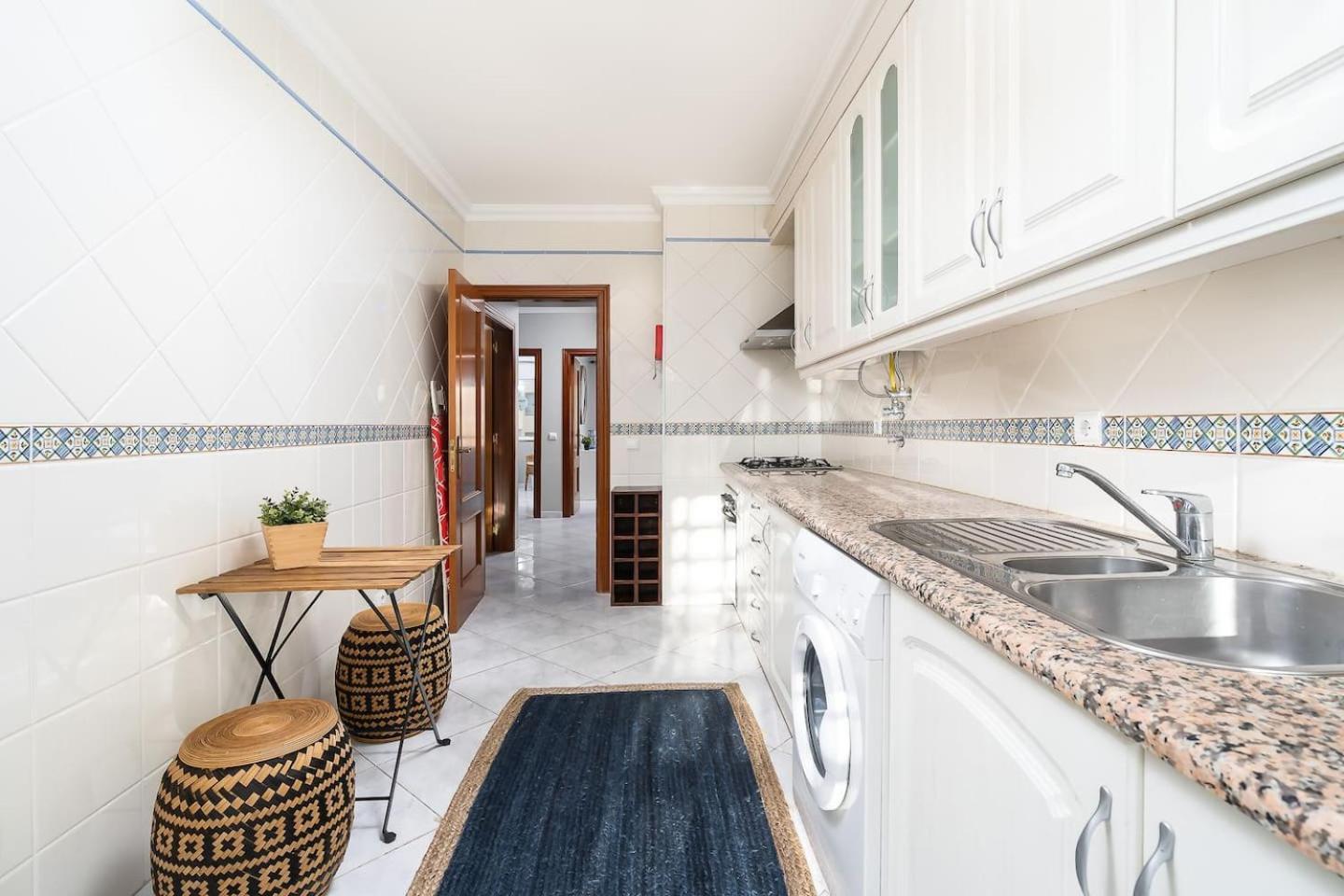 Spacious&Bright2Bedroom Apt Near Beaches,Sleeps 6 Portimão Exterior foto